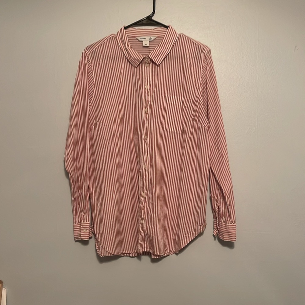 Used 1 time pink and white strip button down Old Navy good condition XL box10